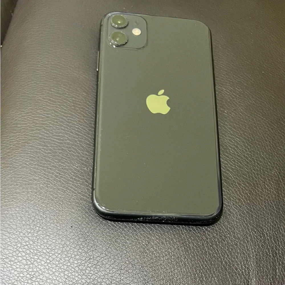 Apple iPhone 11 64gb iC Locked Black For Parts Read